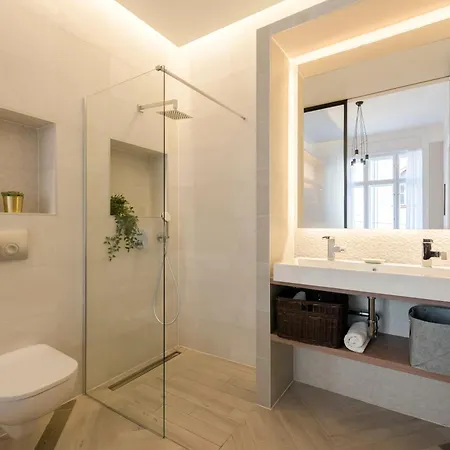 Luxe 3bed 3bath Steps To New York Cafe & Szimpla Kert Appartement Boedapest