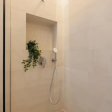 Luxe 3bed 3bath Steps To New York Cafe & Szimpla Kert Boedapest