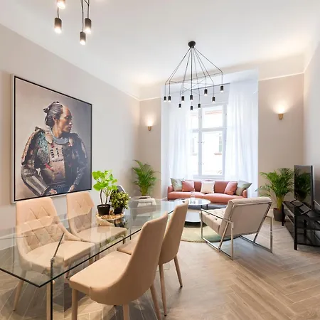 Luxe 3bed 3bath Steps To New York Cafe & Szimpla Kert דירה *