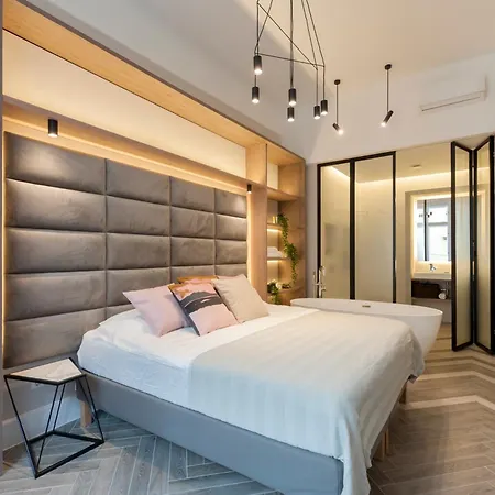 Luxe 3bed 3bath Steps To New York Cafe & Szimpla Kert