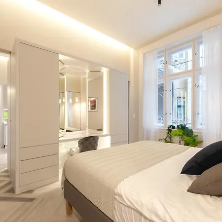 アパート Luxe 3bed 3bath Steps To New York Cafe & Szimpla Kert *