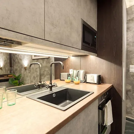 Luxe 3bed 3bath Steps To New York Cafe & Szimpla Kert Budapest
